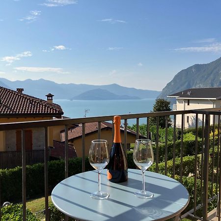Happy Guest Apartments - Lake View And Pool Riva di Solto Exteriör bild