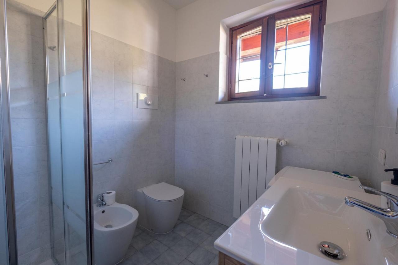 Happy Guest Apartments - Lake View And Pool Riva di Solto Exteriör bild